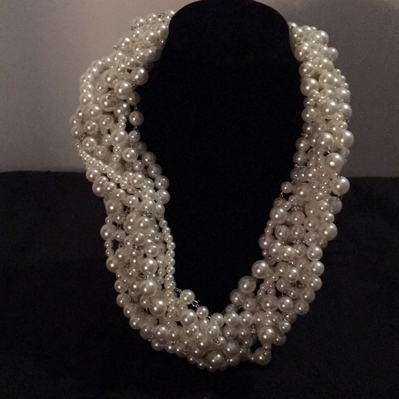 8 strand braided assorted sized pearls and rhinestone necklace - Picture 1 of 4